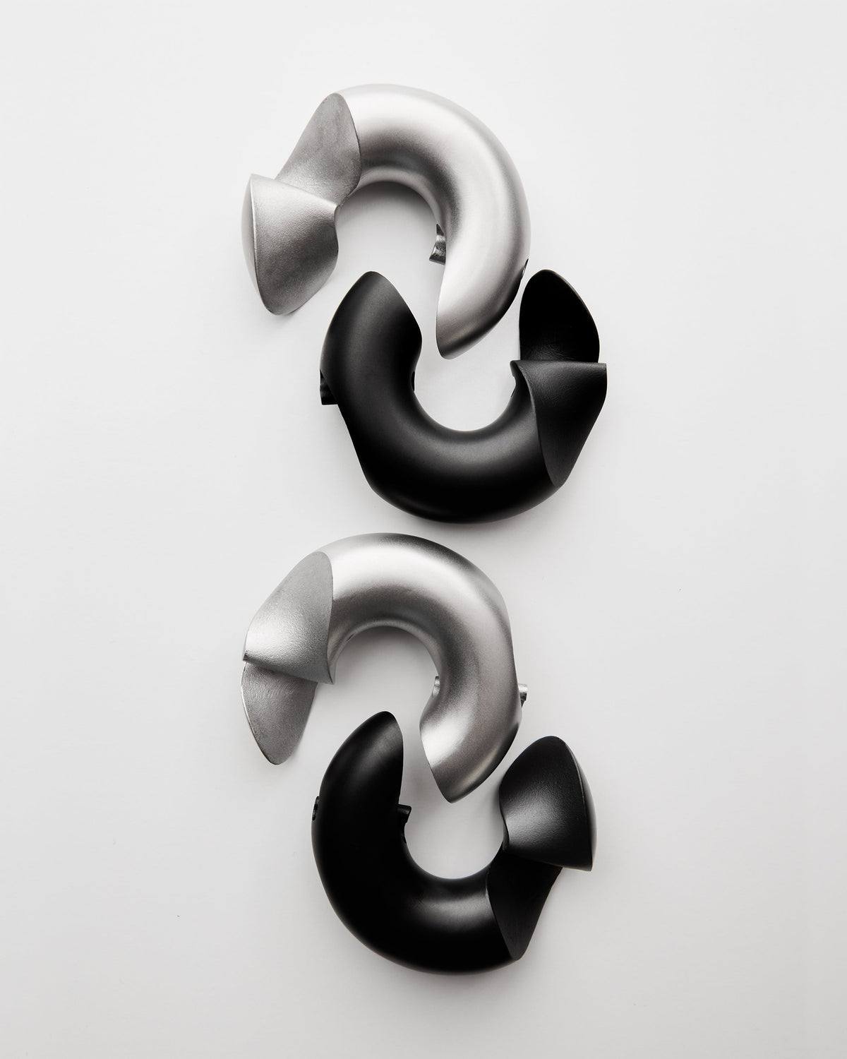 Isolde Interlocking Wave Puzzle